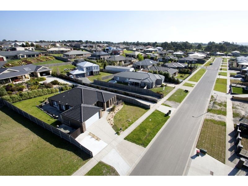 64 Riverslea Boulevard, Traralgon VIC 3844
