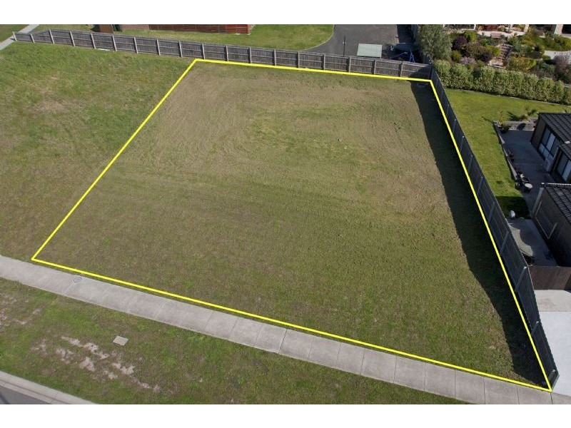 64 Riverslea Boulevard, Traralgon VIC 3844