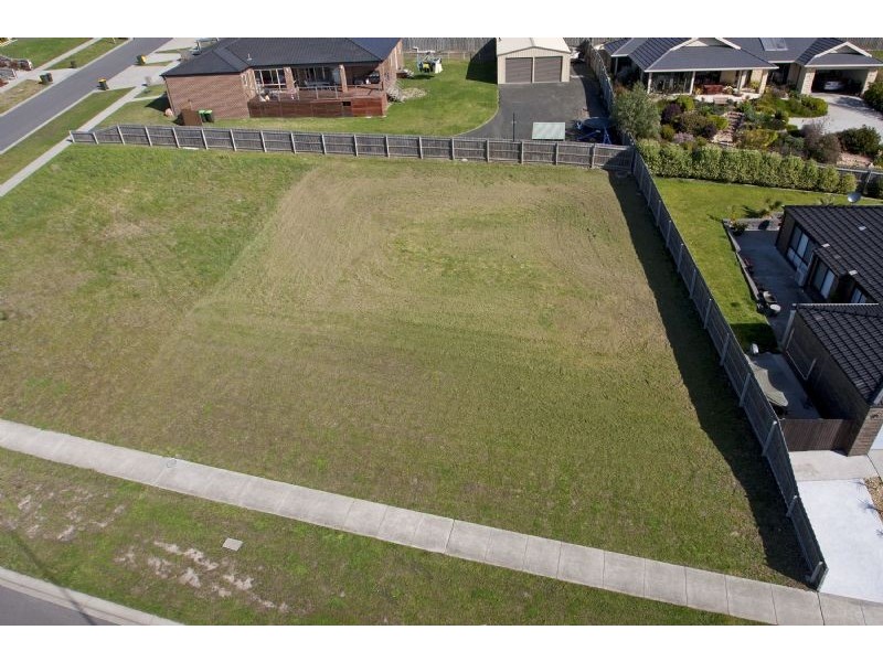 64 Riverslea Boulevard, Traralgon VIC 3844