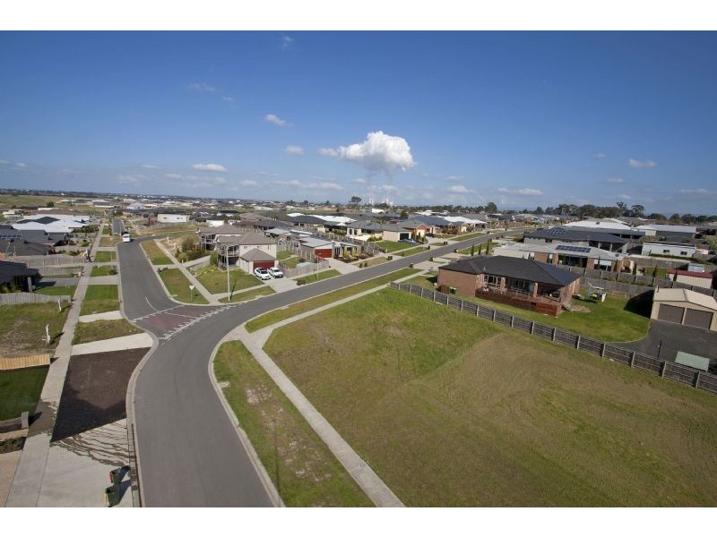 64 Riverslea Boulevard, Traralgon VIC 3844