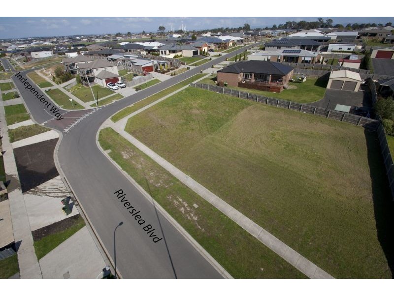 64 Riverslea Boulevard, Traralgon VIC 3844