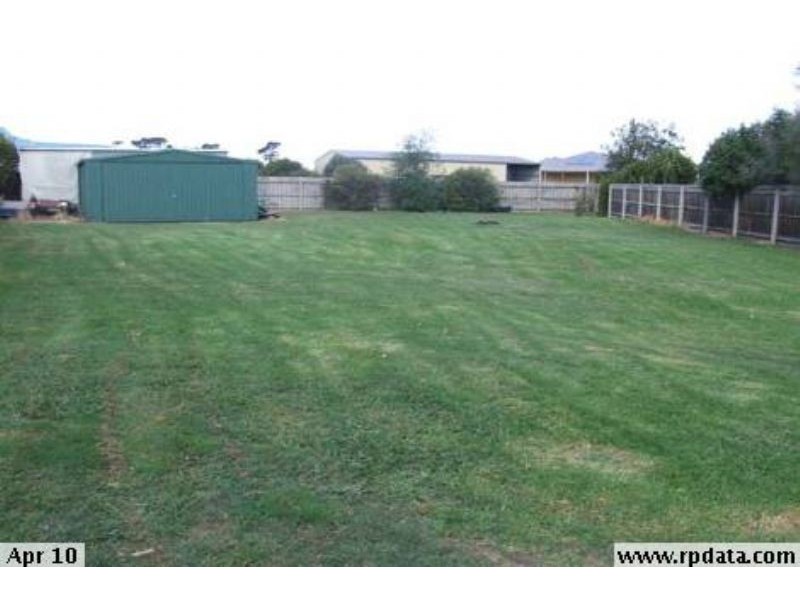8 Rhodes Court, Glengarry VIC 3854