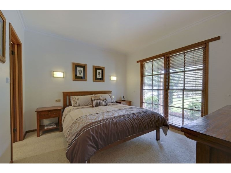 25 Theresa Road, Hazelwood North VIC 3840