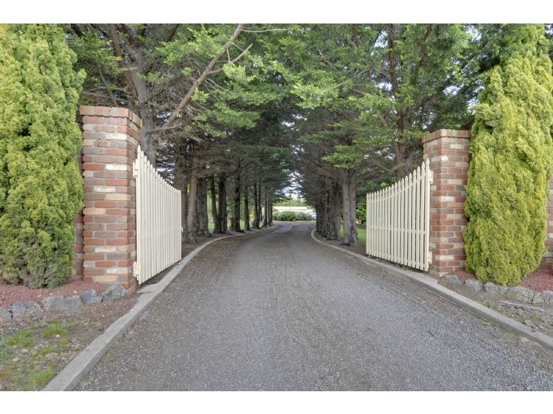 25 Theresa Road, Hazelwood North VIC 3840