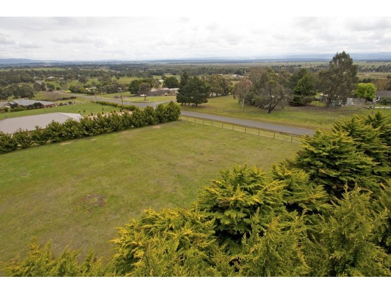 25 Theresa Road, Hazelwood North VIC 3840