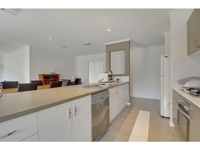 8 Riverslea Boulevard, Traralgon VIC 3844