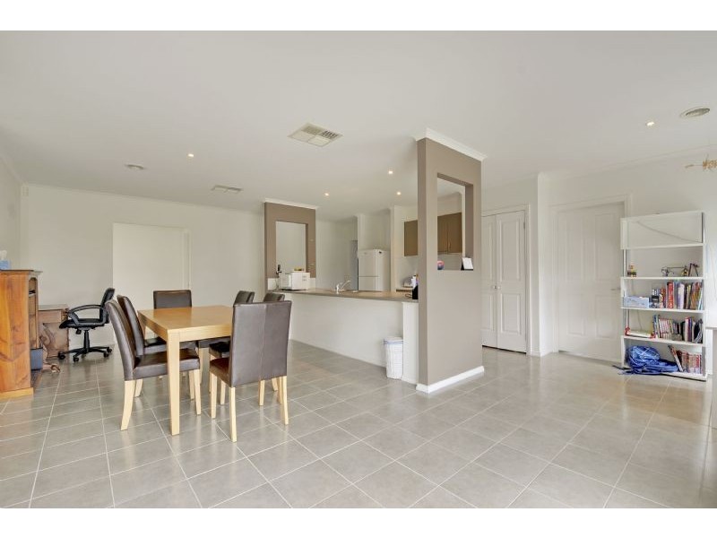 8 Riverslea Boulevard, Traralgon VIC 3844