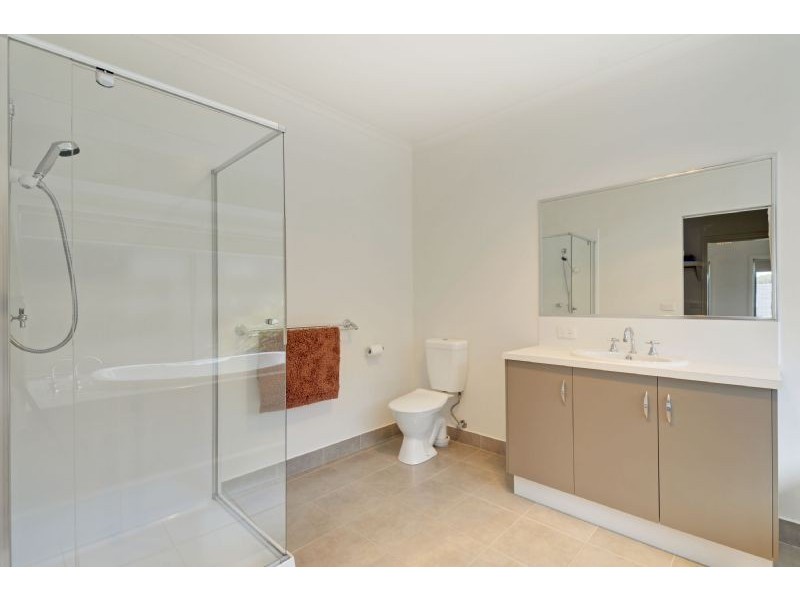 8 Riverslea Boulevard, Traralgon VIC 3844