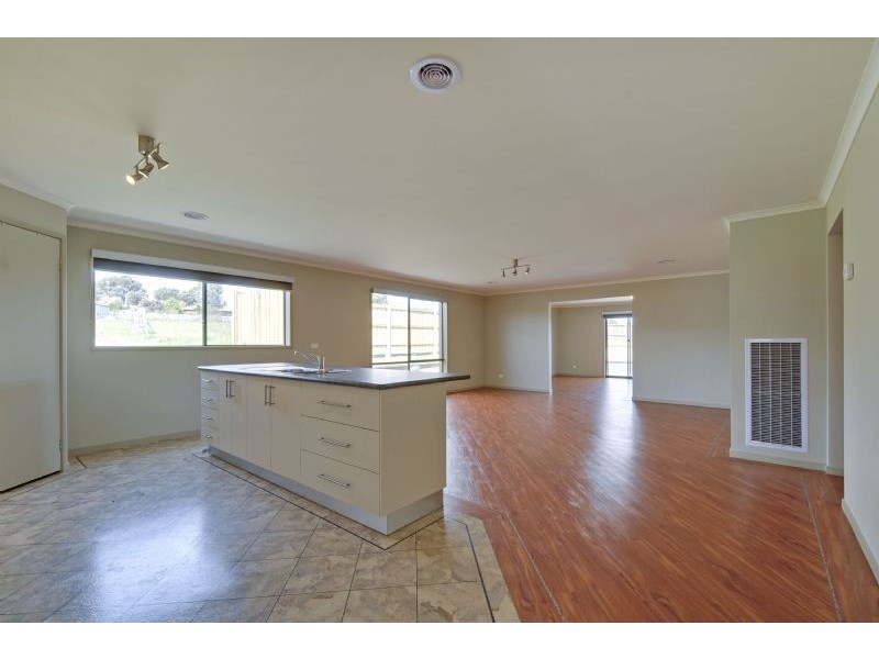 6 Holly Lane, Traralgon VIC 3844