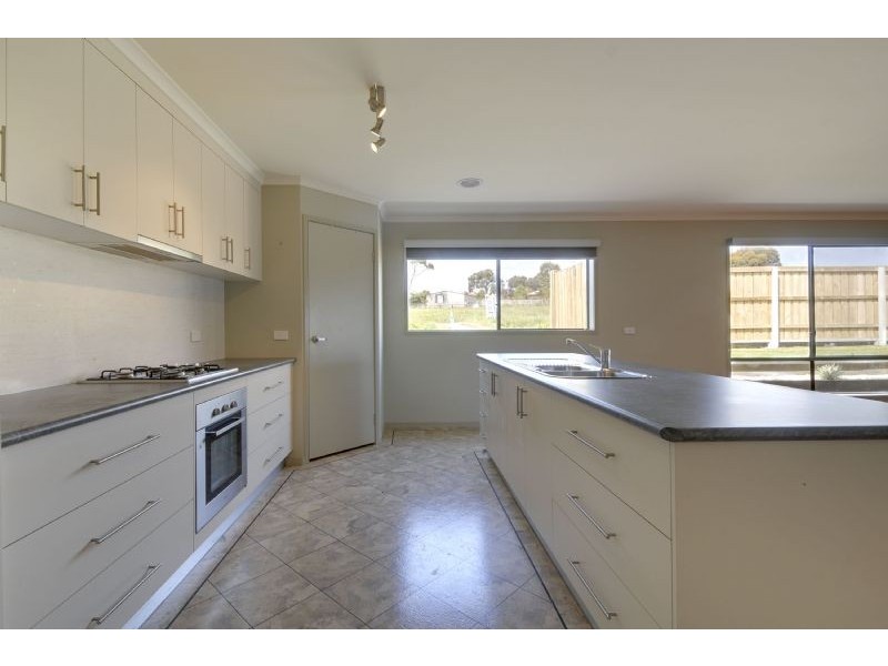 6 Holly Lane, Traralgon VIC 3844