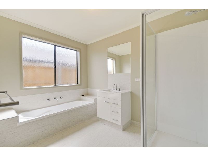 6 Holly Lane, Traralgon VIC 3844