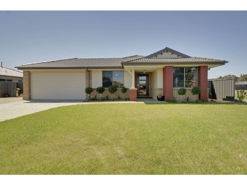 29 Moore Street, Rosedale VIC 3847