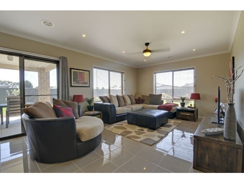 29 Moore Street, Rosedale VIC 3847