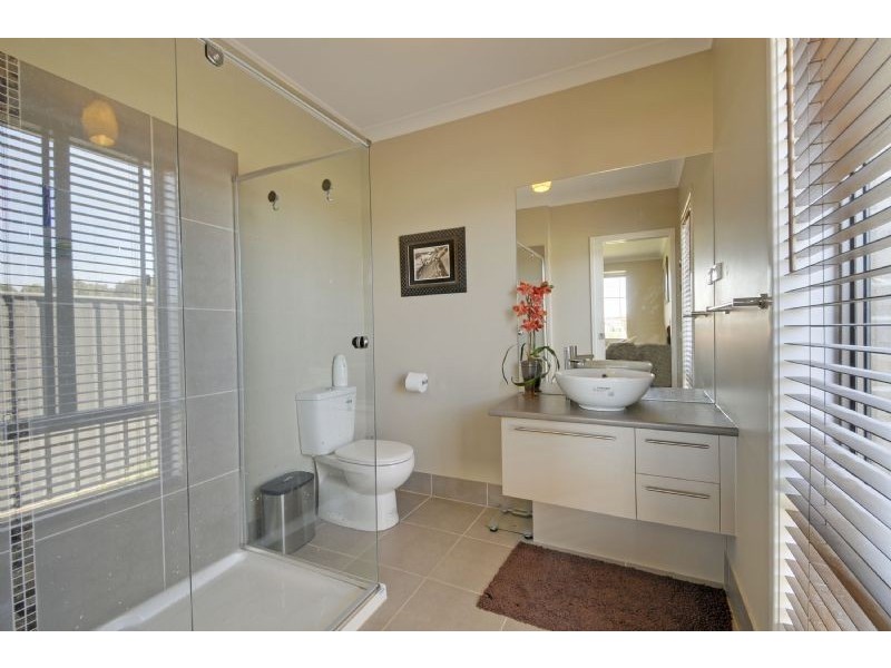 29 Moore Street, Rosedale VIC 3847