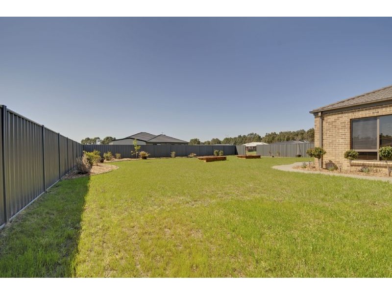 29 Moore Street, Rosedale VIC 3847