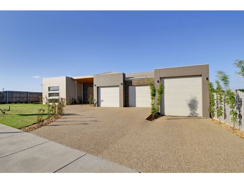 16 Bradman Boulevard, Traralgon VIC 3844