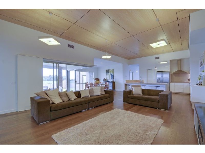 16 Bradman Boulevard, Traralgon VIC 3844