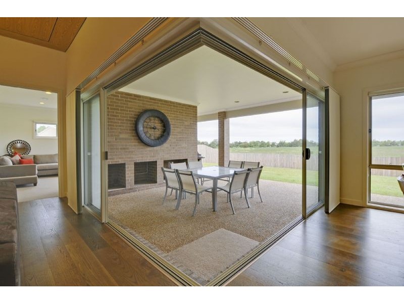 16 Bradman Boulevard, Traralgon VIC 3844