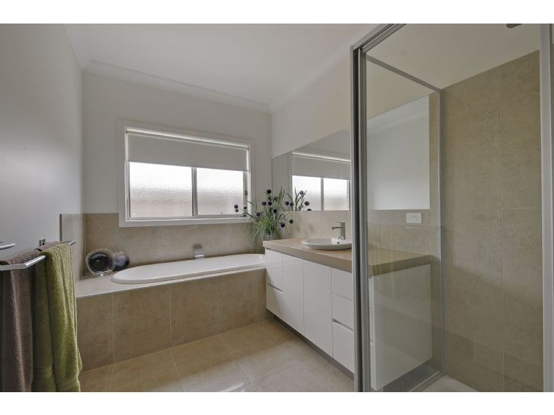 16 Bradman Boulevard, Traralgon VIC 3844