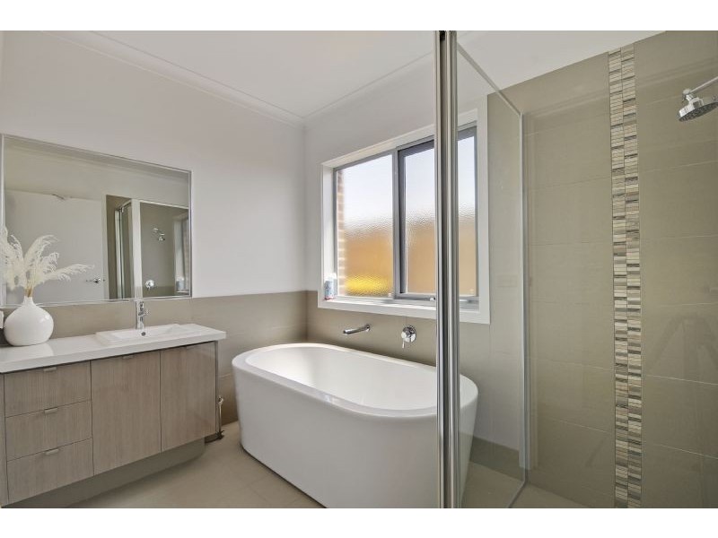 23B Dunsmuir Grove, Traralgon VIC 3844