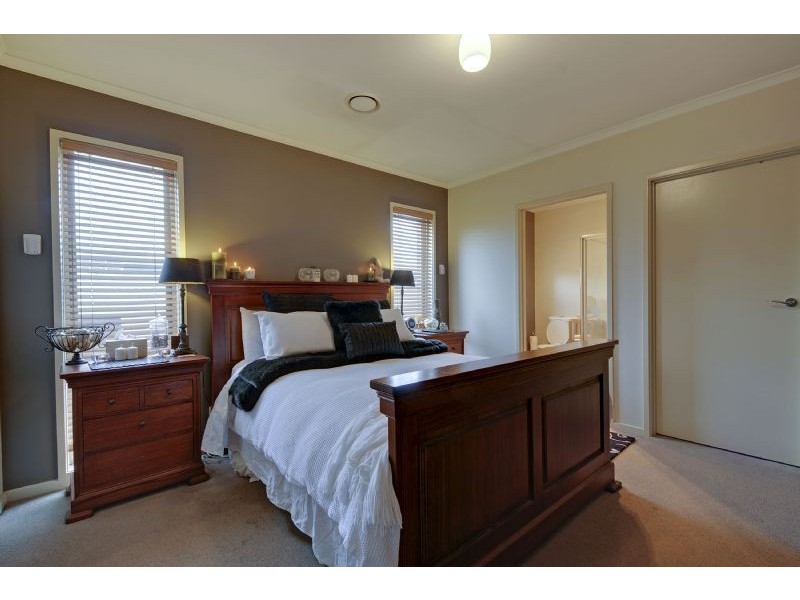 11 Leinster Avenue, Traralgon VIC 3844