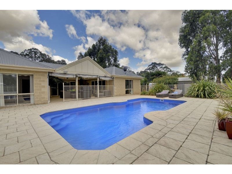 94 Main Road, Tyers VIC 3844