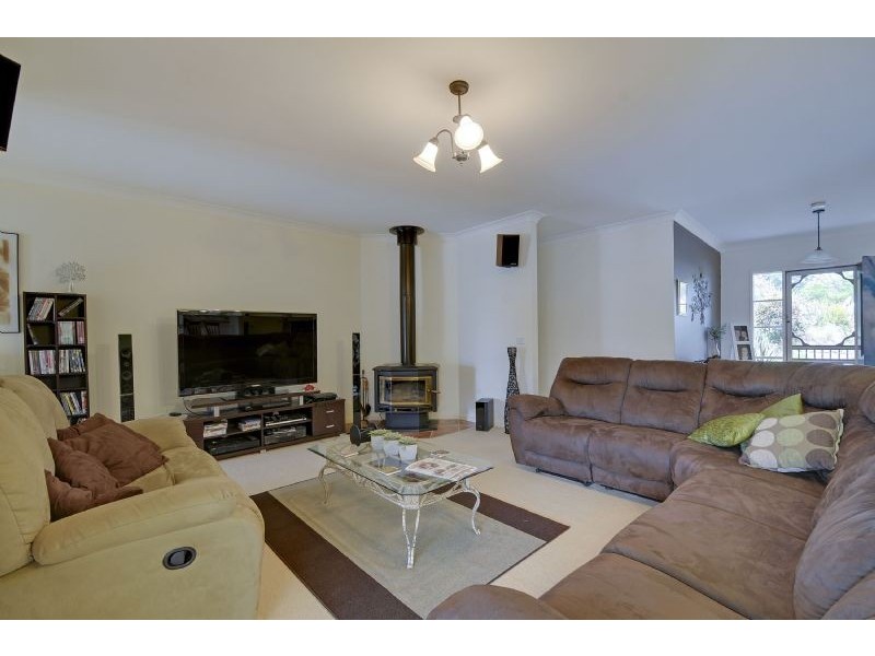 94 Main Road, Tyers VIC 3844