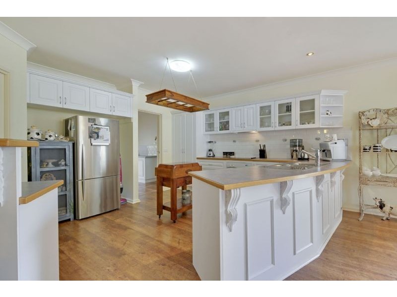 94 Main Road, Tyers VIC 3844