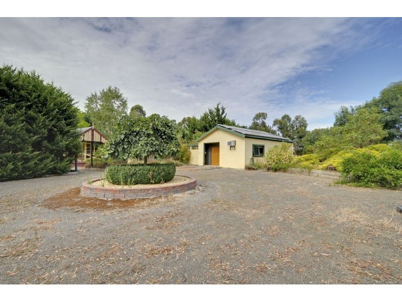 9-17 Hower Street, Toongabbie VIC 3856