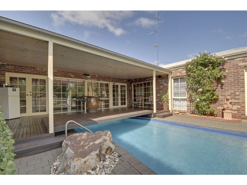 16 Nugong Place, Traralgon VIC 3844