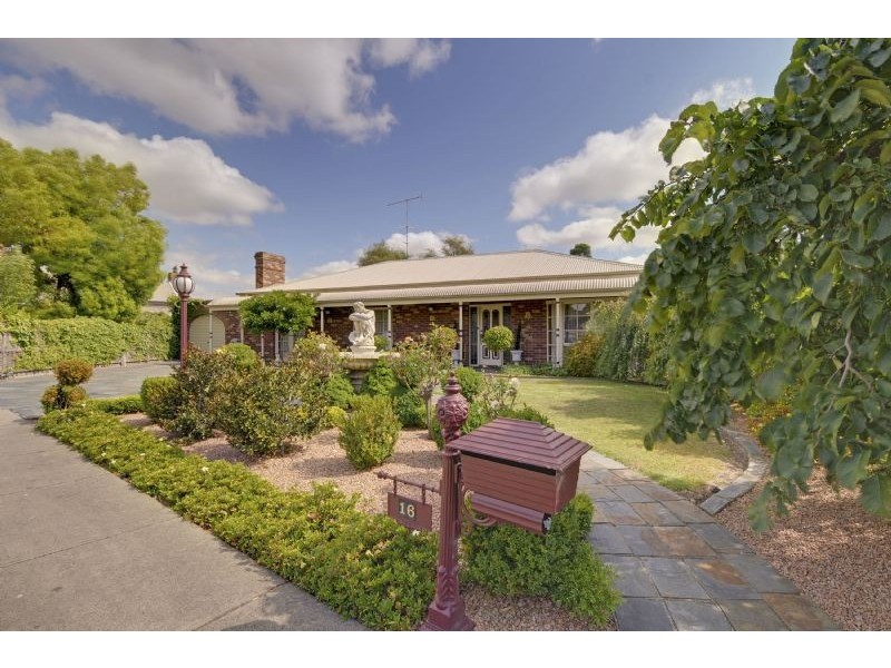 16 Nugong Place, Traralgon VIC 3844