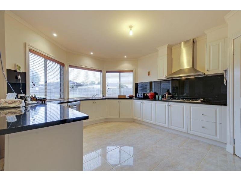 18 Duxbury Drive, Traralgon VIC 3844