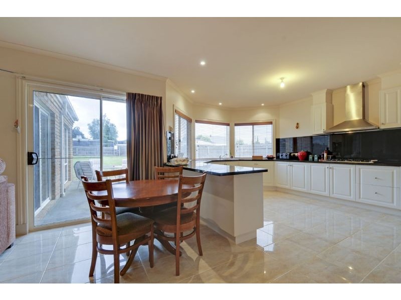 18 Duxbury Drive, Traralgon VIC 3844