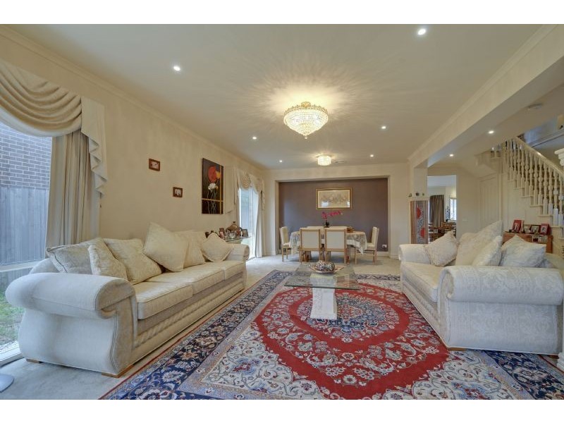 18 Duxbury Drive, Traralgon VIC 3844