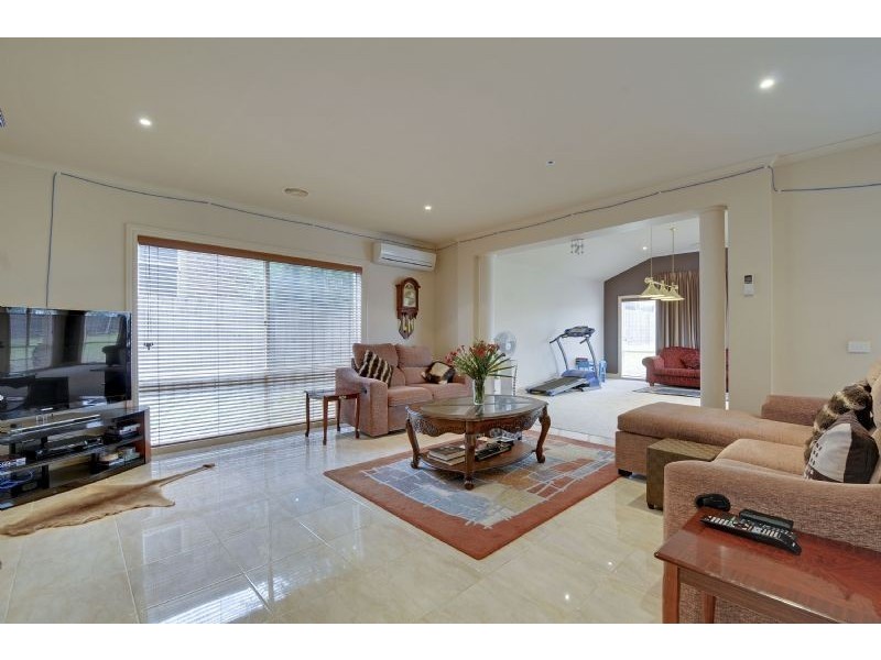 18 Duxbury Drive, Traralgon VIC 3844