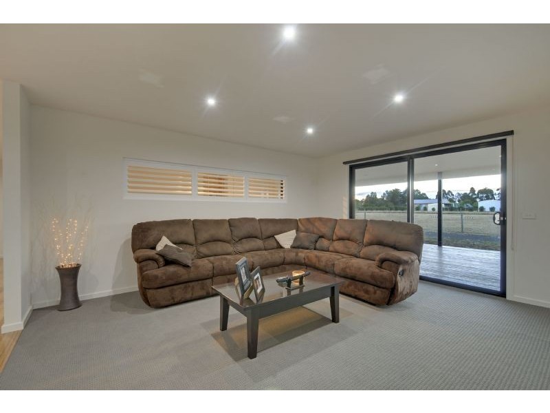 99 Shaws Lane, Rosedale VIC 3847