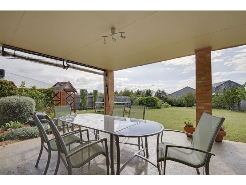 15 Kangaroo Grass Rise, Traralgon VIC 3844