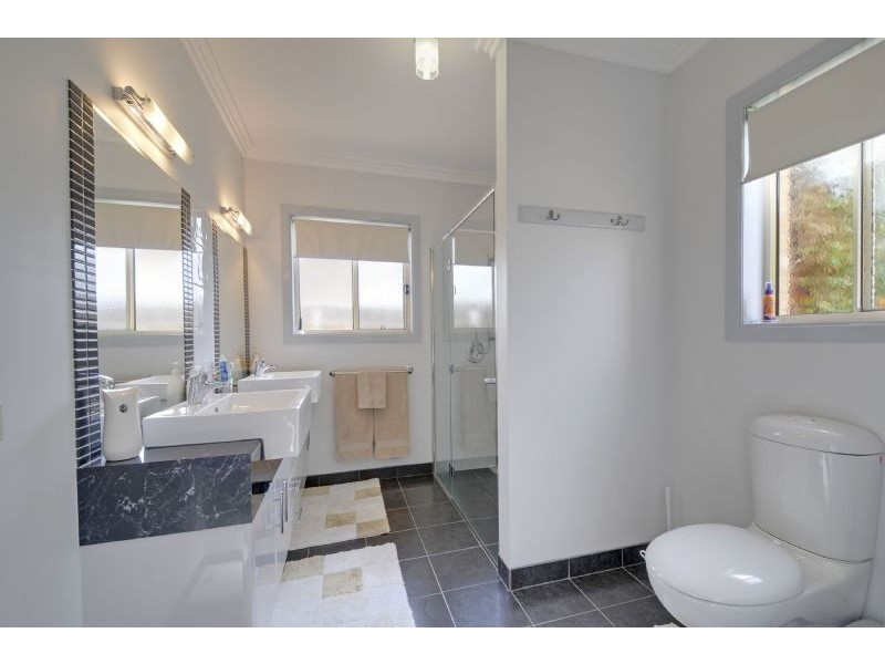 15 Kangaroo Grass Rise, Traralgon VIC 3844