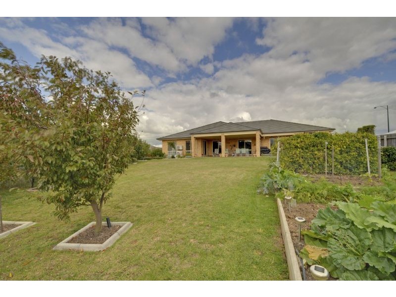 15 Kangaroo Grass Rise, Traralgon VIC 3844