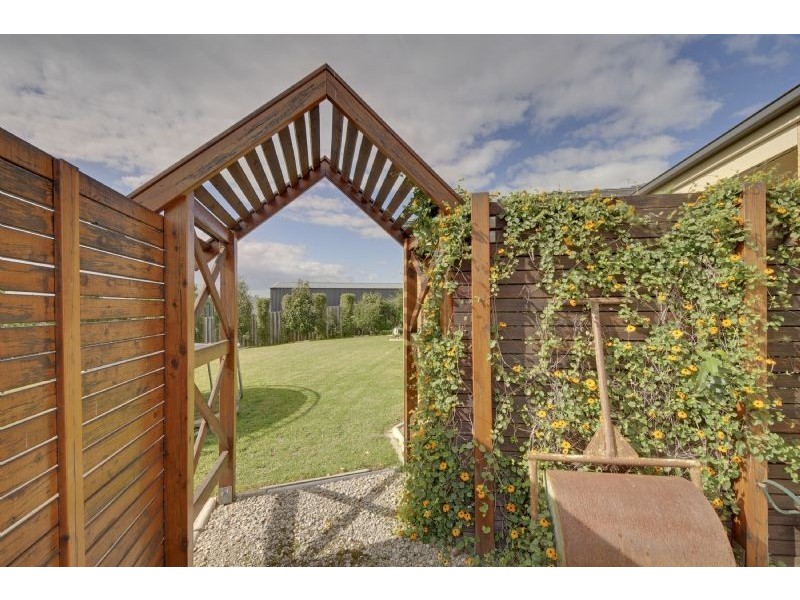 15 Kangaroo Grass Rise, Traralgon VIC 3844