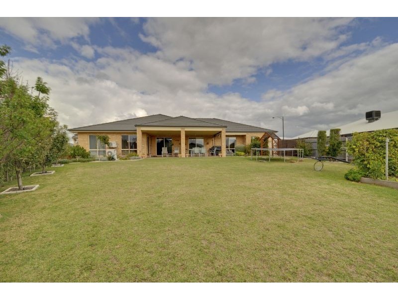 15 Kangaroo Grass Rise, Traralgon VIC 3844