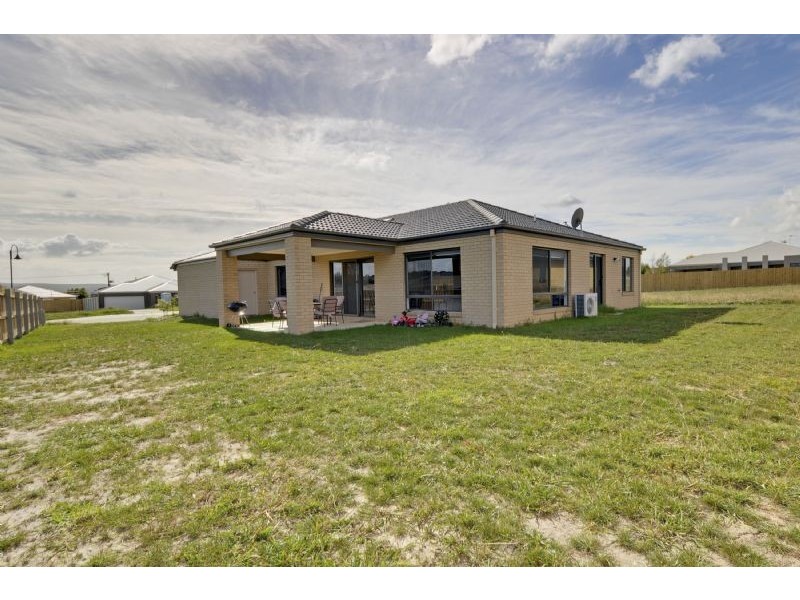 11 Rostrevor Close, Traralgon VIC 3844
