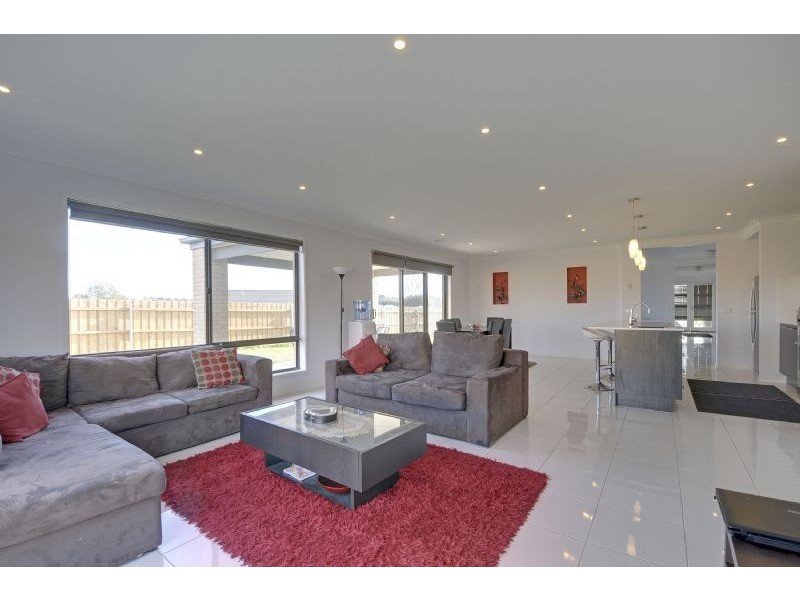 11 Rostrevor Close, Traralgon VIC 3844
