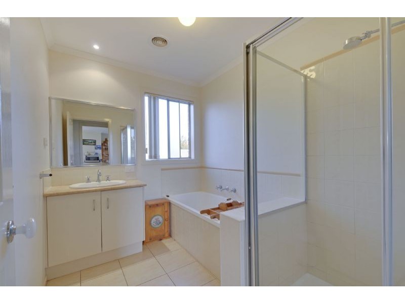 15 Myrtle Crescent, Traralgon VIC 3844