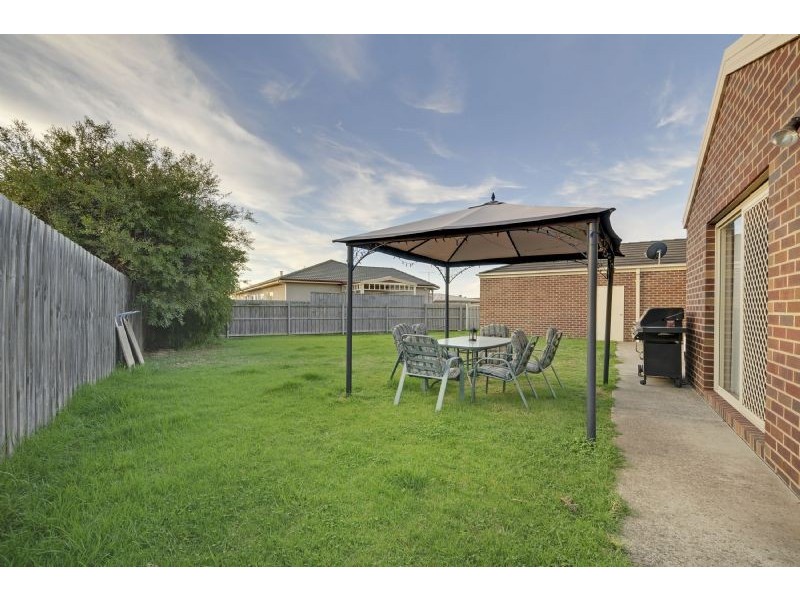 15 Myrtle Crescent, Traralgon VIC 3844