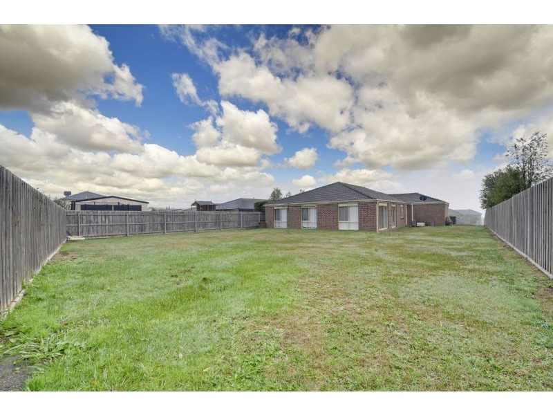 15 Wellington Drive, Traralgon VIC 3844