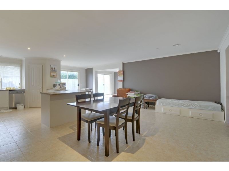 15 Wellington Drive, Traralgon VIC 3844
