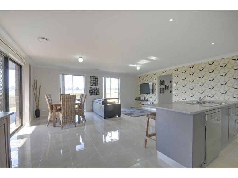 130 Ellavale Drive, Traralgon VIC 3844