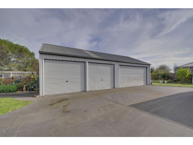 19 Bushfield Court, Traralgon VIC 3844