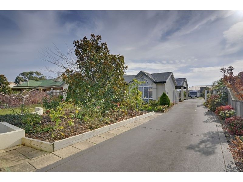 19 Bushfield Court, Traralgon VIC 3844